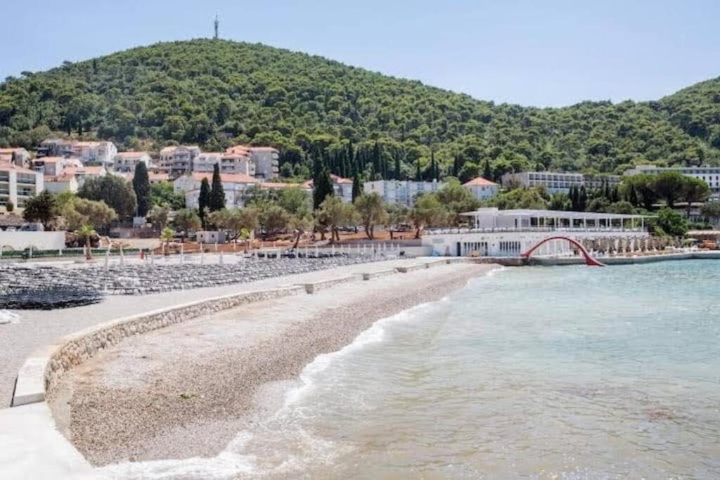 Beachfront Dubrovnik Villa Exterior photo