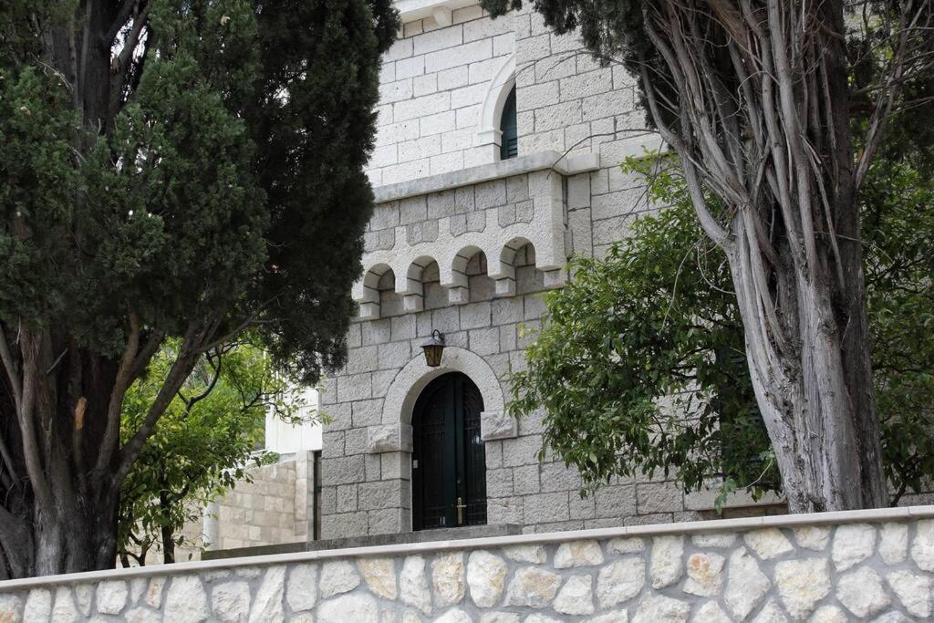 Beachfront Dubrovnik Villa Exterior photo